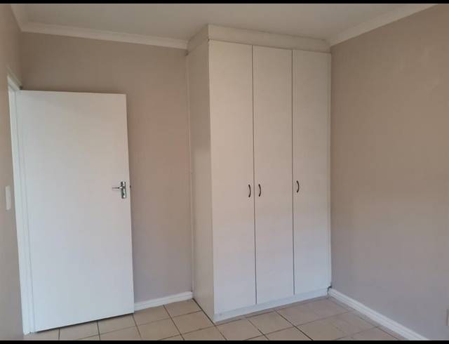 2 BEDROOM PROPERTY TO RENT IN KRAAIFONTEIN EAST